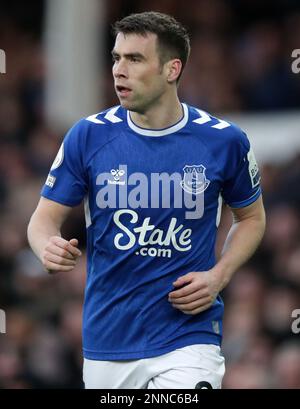 Goodison Park, Liverpool, Großbritannien. 25. Februar 2023. Premier League Football, Everton gegen Aston Villa; Seamus Coleman von Everton Credit: Action Plus Sports/Alamy Live News Stockfoto