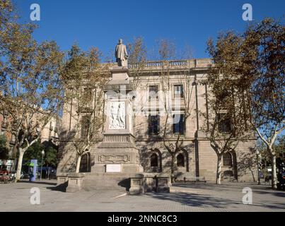 MONUMENTO A ANTONIO LOPEZ Y LOPEZ PRIMER MARQUES DE COMILLAS EN LA PLAZA QUE LLEVA SU NOMBRE - REPRODUCCION DE LOS AÑOS 40 DE FREDERIC M. AUTOR: VALLMITJANA VENANCI / MARES FREDERIC. Lage: AUSSEN. Barcelona. SPANIEN. Stockfoto