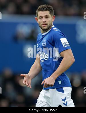 Goodison Park, Liverpool, Großbritannien. 25. Februar 2023. Premier League Football, Everton gegen Aston Villa; James Tarkowski von Everton Credit: Action Plus Sports/Alamy Live News Stockfoto