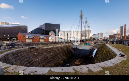 De Wadden, dreimagiger, dieselmotorbetriebener Schoner im Trockendock für Naturschutz, Canning Dock, Liverpool, Merseyside, England, UK Stockfoto