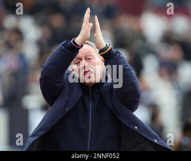 London, Großbritannien. 25. Februar 2023. Steve Cooper Manager des Nottingham Forest beim Fußballspiel der englischen Premier League zwischen West Ham United und Nottingham Forest im Londoner Stadion am 25. Februar 2023 Gutschrift: Action Foto Sport/Alamy Live News Stockfoto