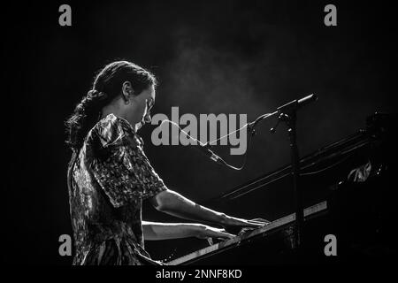 BARCELONA – 17. FEBRUAR: Nuria Graham tritt am 17. Februar 2023 in Barcelona auf der Paral-lel 62-Bühne auf. Stockfoto