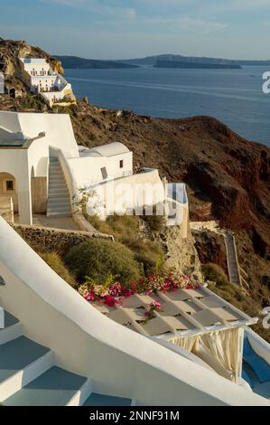 Europa, Griechenland, Santorin, Oia. Blick auf Häuser in Oia, Santorin. Stockfoto
