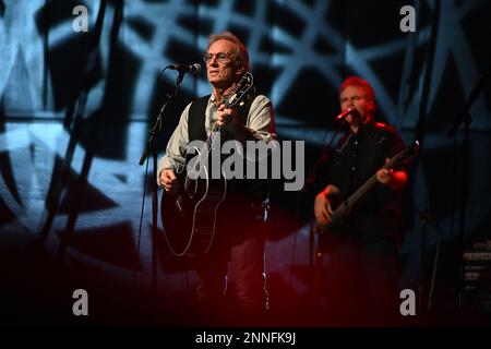 Pompano Beach FL, USA. 24. Februar 2023. America tritt am 24. Februar 2023 im Pompano Beach Amphitheater in Pompano Beach, Florida auf. Kredit: Mpi04/Media Punch/Alamy Live News Stockfoto