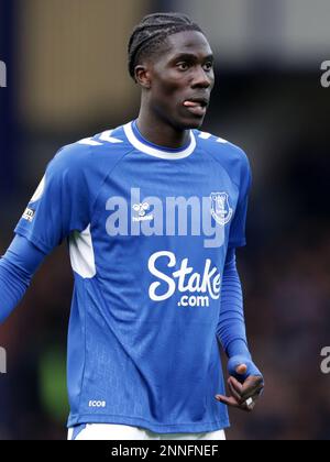 Goodison Park, Liverpool, Großbritannien. 25. Februar 2023. Premier League Football, Everton gegen Aston Villa; Amadou Onana von Everton Credit: Action Plus Sports/Alamy Live News Stockfoto