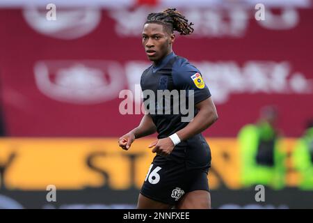 Burnley, Großbritannien. 25. Februar 2023. Joseph Hungbo #16 of Huddersfield Town während des Sky Bet Championship-Spiels Burnley vs Huddersfield Town in Turf Moor, Burnley, Großbritannien, 25. Februar 2023 (Foto von Conor Molloy/News Images) in Burnley, Großbritannien, am 2.25.2023. (Foto: Conor Molloy/News Images/Sipa USA) Guthaben: SIPA USA/Alamy Live News Stockfoto