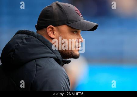 Burnley, Großbritannien. 25. Februar 2023. Vincent Kompany The Burnley Manager vor dem Sky Bet Championship-Spiel Burnley vs Huddersfield Town in Turf Moor, Burnley, Vereinigtes Königreich, 25. Februar 2023 (Foto von Conor Molloy/News Images) in Burnley, Vereinigtes Königreich, 2./25. Februar 2023. (Foto: Conor Molloy/News Images/Sipa USA) Guthaben: SIPA USA/Alamy Live News Stockfoto