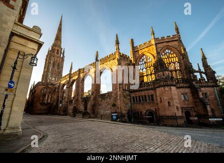 Old Coventry Cathedral und Holy Trinity Spire England, Großbritannien Stockfoto