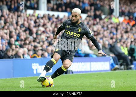 Everton, Großbritannien. 25. Februar 2023. Douglas Luiz von Aston Villa in Aktion. Spiel der Premier League, Everton gegen Aston Villa im Goodison Park in Liverpool am Samstag, den 25. Februar 2023. Dieses Bild darf nur zu redaktionellen Zwecken verwendet werden. Nur redaktionelle Verwendung, Lizenz für kommerzielle Verwendung erforderlich. Keine Verwendung bei Wetten, Spielen oder Veröffentlichungen von Clubs/Ligen/Spielern. Bild von Chris Stading/Andrew Orchard Sportfotografie/Alamy Live News Kredit: Andrew Orchard Sportfotografie/Alamy Live News Stockfoto