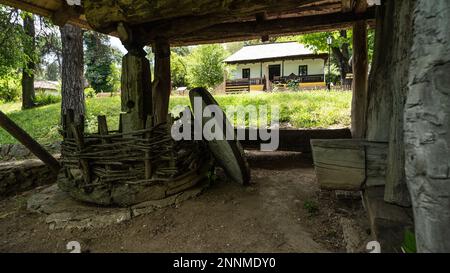 Schlammziegelhaus. Eco-Haus. Traditionelles Haus. Stockfoto