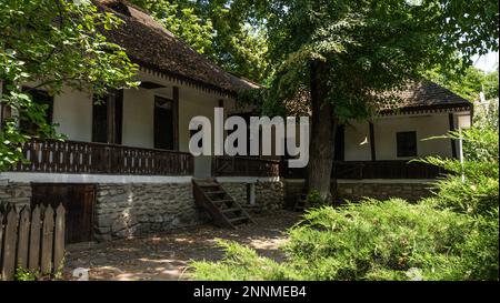 Schlammziegelhaus. Eco-Haus. Traditionelles Haus. Stockfoto