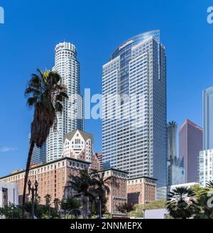 Ein Bild von den USA Bank Tower und dem Deloitte-Gebäude oder dem Gas Company Tower in Downtown Los Angeles. Stockfoto