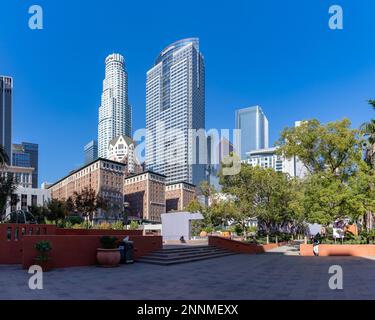 Ein Bild vom Pershing Square, der von den USA übersehen wird Bank Tower und das Deloitte-Gebäude oder der Turm der Gasgesellschaft. Stockfoto