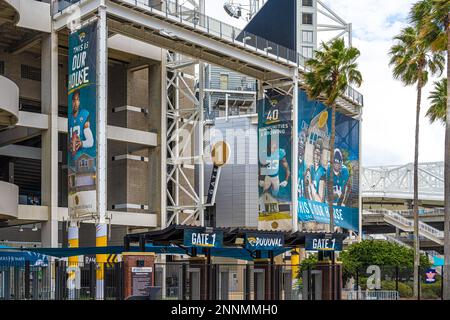 Banner am Eingang zum TIAA Bank Field im Jaguars Stadium, Heimstadion der Jacksonville Jaguars der NFL, in Jacksonville, Florida. (USA) Stockfoto