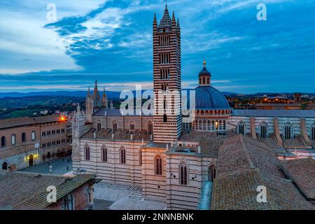 Italien, Toskana, Sienna, Allgemeine Ansicht mit Piazza del Campo Stockfoto