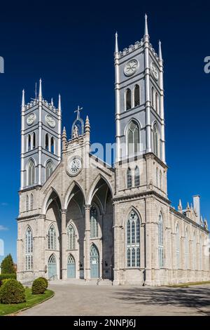 Kirche Ste-Anne-de-la-Perade im Herbst, Mauricie, Quebec, Kanada. Stockfoto