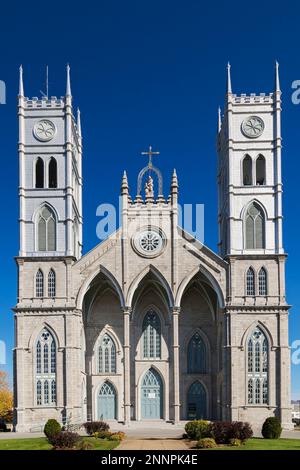 Kirche Ste-Anne-de-la-Perade im Herbst, Mauricie, Quebec, Kanada. Stockfoto