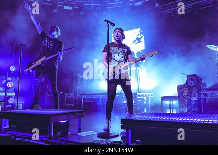 Mailand, Italien, 25. Februar 2023. Die amerikanische Pop-Punk-Band All Time Low tritt live im Fabrique in Mailand auf. Credits: Maria Laura Arturi/Alamy Live News Stockfoto