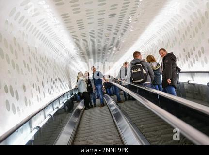 Rolltreppe, Elbphilharmonie, Platz der Deutschen Einheit, HafenCity, Hamburg, Deutschland Stockfoto