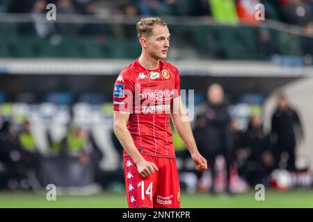 Warschau, Polen. 24. Februar 2023. Andrejs Ciganiks von Widzew, gesehen während des Spiels der polnischen PKO Ekstraklasa League zwischen Legia Warszawa und Widzew Lodz im Marschall Jozef Pilsudski Legia Warsaw Municipal Stadium. Endstand: Legia Warszawa 2:2 Widzew Lodz. Kredit: SOPA Images Limited/Alamy Live News Stockfoto