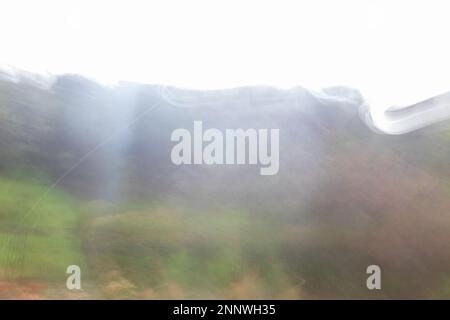 25. Februar 2023, San Diego, Kalifornien: Sonne und Regen während des Wintersturms in San Diego, Kalifornien, am Samstag, den 25. Februar 2023 (Kreditbild: © Rishi Deka/ZUMA Press Wire) NUR REDAKTIONELLE VERWENDUNG! Nicht für den kommerziellen GEBRAUCH! Stockfoto
