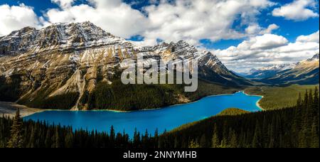 Landschaften wie Peyto Lake und Mount Caldron, Alberta, Kanada Stockfoto