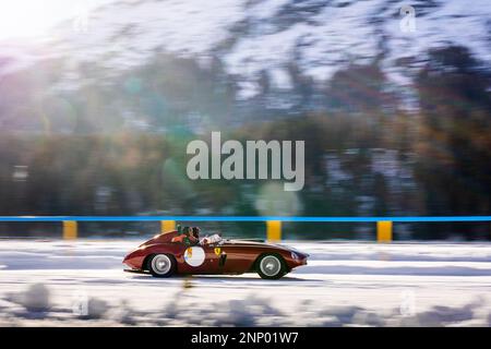 Ferrari 750 Monza während des ICE 2023, die International Concours of Elegance St. Moritz Richard Mille vom 24. Bis 25. Februar 2023 am Saint-Moritz-See in Saint-Moritz, Schweiz - Photo Antonin Vincent / DPPI Stockfoto