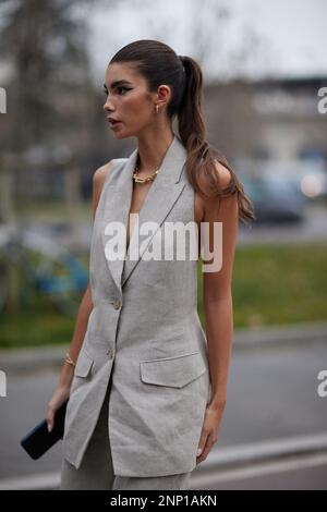 Cindy Mello vor der Alberta Ferretti Modenschau während der Mailänder Fashion Week für Damen Herbst/Winter 2023/2024 Stockfoto