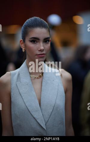 Cindy Mello vor der Alberta Ferretti Modenschau während der Mailänder Fashion Week für Damen Herbst/Winter 2023/2024 Stockfoto