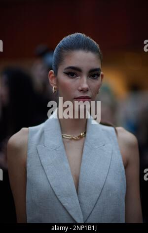 Cindy Mello vor der Alberta Ferretti Modenschau während der Mailänder Fashion Week für Damen Herbst/Winter 2023/2024 Stockfoto