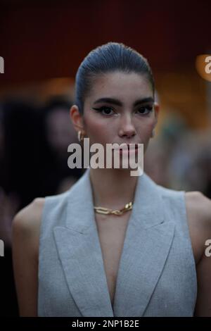 Cindy Mello vor der Alberta Ferretti Modenschau während der Mailänder Fashion Week für Damen Herbst/Winter 2023/2024 Stockfoto