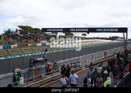 Victoria, Australien. 26. Februar 2023. Ein allgemeiner Überblick über die große Menge während der Australian Grand Ridge Round 2023 der MOTUL FIM Superbike World Championship 2023 in Phillip Island, Australien, am 26. Februar 2023 - Image Credit: brett keating/Alamy Live News Stockfoto