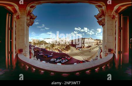 Balkon mit Blick auf Gran Teatro Havana, Kuba Stockfoto