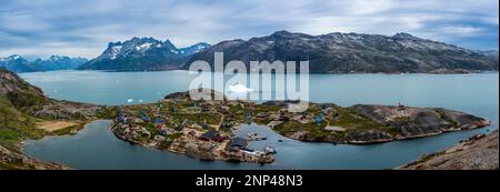 Blick von oben auf Aappilattoq, Grönland Stockfoto