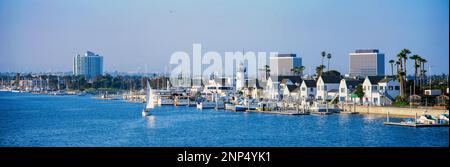 Boote im Hafen, Ports O Call, Marina Del Rey, Century City, Kalifornien, USA Stockfoto