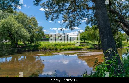 Das im malerischen Bendemeer mit Blick auf den MacDonald River gelegene Bendemeer Hotel bietet Landunterkünfte in Neu-süd-wales, australien Stockfoto