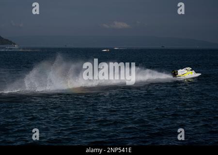 Lake Toba, Indonesien. 26. Februar 2023. Peter Morin vom China CTIC Team nimmt am 26. Februar 2023 am Lake Toba in North Sumatra, Indonesien, an einer Qualifikationssitzung zum Formel 1 H20 Grand Prix von Indonesien Teil. Kredit: Veri Sanovri/Xinhua/Alamy Live News Stockfoto