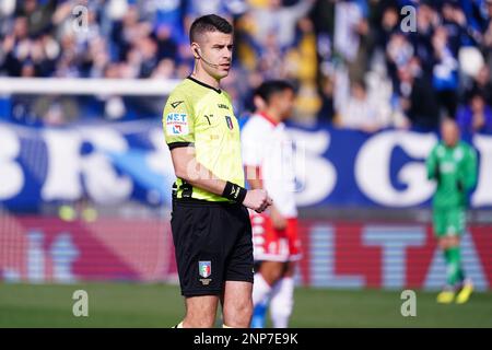 Brescia, Italien. 25. Februar 2023. Antonio Giua (Schiedsrichter) während des Spiels Brescia Calcio gegen SSC Bari, italienisches Fußballspiel der Serie B in Brescia, Italien, Februar 25 2023 Kredit: Independent Photo Agency/Alamy Live News Stockfoto