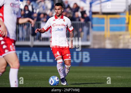 Brescia, Italien. 25. Februar 2023. Mattia Maita (SSC Bari) während des Spiels Brescia Calcio gegen SSC Bari, italienisches Fußballspiel der Serie B in Brescia, Italien, Februar 25 2023 Kredit: Independent Photo Agency/Alamy Live News Stockfoto