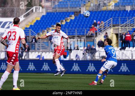 Brescia, Italien. 25. Februar 2023. Mattia Maita (SSC Bari) während des Spiels Brescia Calcio gegen SSC Bari, italienisches Fußballspiel der Serie B in Brescia, Italien, Februar 25 2023 Kredit: Independent Photo Agency/Alamy Live News Stockfoto