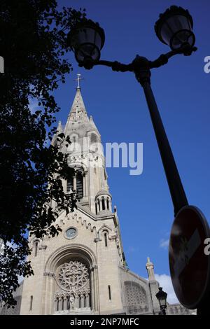 Elglise catholique Notre-Dame-de-la-Croix de Ménilmontant - Rue Lulien Lacroix - Belleville - Paris Frankreich Stockfoto