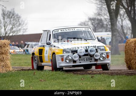 1981 Renault R5 Turbo Rally Car auf Race Retro 2023 Exhibition und Rally Stages im Stoneleigh Park Warwickshire UK Stockfoto