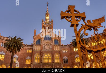 Das Sant Pau Modernist Centre in Barcelona bei Sonnenaufgang Stockfoto