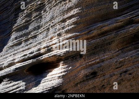 Ladera Del volcan Las Grietas Lanzarote, Kanarische Inseln, Spanische vulkanische Felsformationen durch Erosion Stockfoto