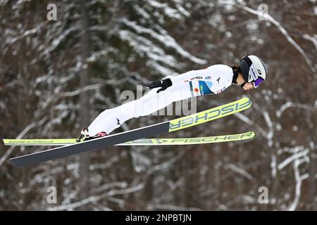 Planica, Slowenien. 26. Februar 2023. Nordic Ski: Weltmeisterschaft, kombiniert, Team, Normal Hill, Sprung, Yuna Kasai aus Japan in Aktion. Kredit: Daniel Karmann/dpa/Alamy Live News Stockfoto