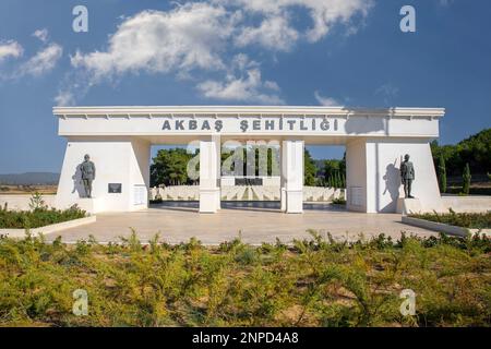 Canakkale, Türkei, 26. September 2021: Eines der Denkmäler und Friedhöfe des türkischen Armee-Märtyrers in Gelibolu, Canakkale (Akbaş Şehitliği) Stockfoto