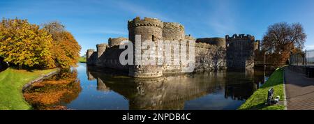 Beaumaris Castle, ein Gebäude aus dem 13. Bis 14. Jahrhundert in Anglesey, NorthWales. Stockfoto