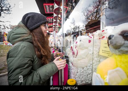 Prag, Tschechische Republik. 26. Februar 2023. Das traditionelle St. Die Matthews-Messe (Matejska pout) begann am 26. Februar 2023 in Prag, Tschechische Republik. Kredit: Jaroslav Svoboda/CTK Photo/Alamy Live News Stockfoto