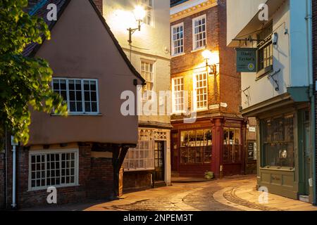 Dawn on the Shambles im historischen Zentrum von York. Stockfoto