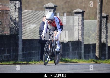 Teo, Spanien, 26. Februar 2023: Cofidis-Fahrer Simon Geschke während der 4. Etappe von O Gran Camiño 2023 am 26. Februar 2023 in Teo, Spanien. Kredit: Alberto Brevers / Alamy Live News Stockfoto